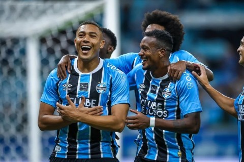 Grêmio vence o Novo Hamburgo e se classifica para a semifinal do Gauchão