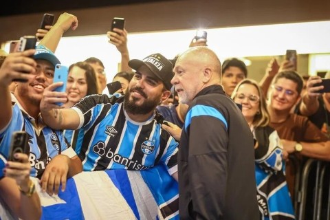 Mano Menezes tem futuro incerto no Grêmio para 2026