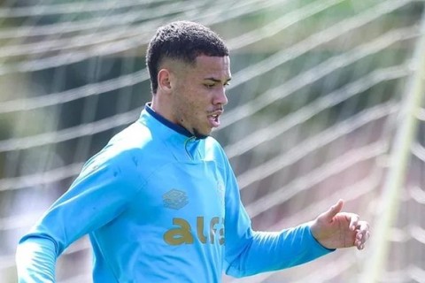 Grêmio de Mano Menezes se movimenta entre dois modelos de sucesso recente