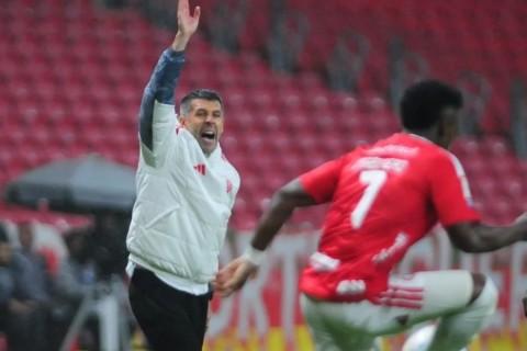 Pezzolano: No primeiro tempo fomos superiores, só não fizemos o gol