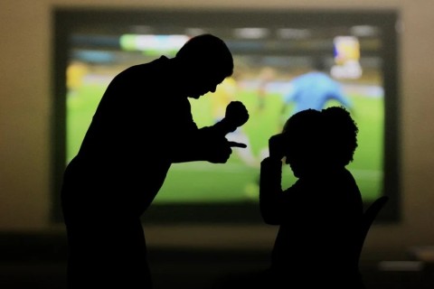 Violência contra a mulher aumenta 28,8% em dias de jogo de futebol, diz pesquisa