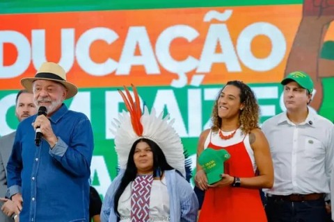 Lula mantém disposição para o diálogo, mas critica recusa de Trump