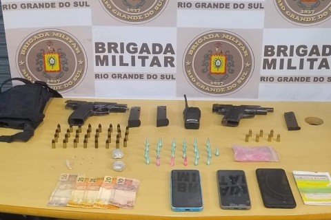 BM prende trio e apreende armas e drogas em Taquari