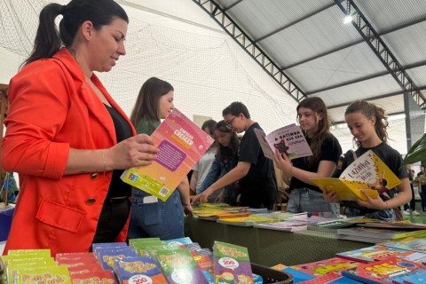 Arroio do Meio abre Feira do Livro com estudantes no centro das atenções