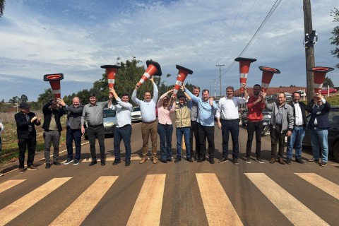 Com a presença do vice-governador, asfalto em via que liga Fazenda Vilanova e Paverama é inaugurado