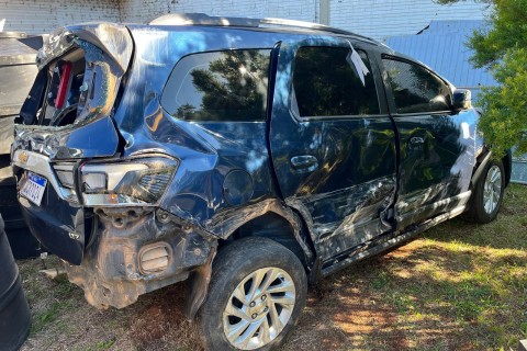 Veículo da Saúde de Cruzeiro do Sul é atingido por outro carro e capota na BR-386, em Montenegro