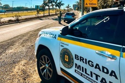 Homem é preso com veículo clonado em Fazenda Vilanova