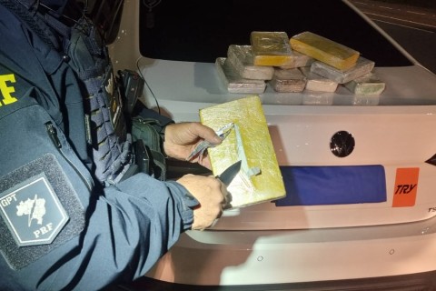 PRF prende motorista de aplicativo transportando crack e cocaína em Paverama