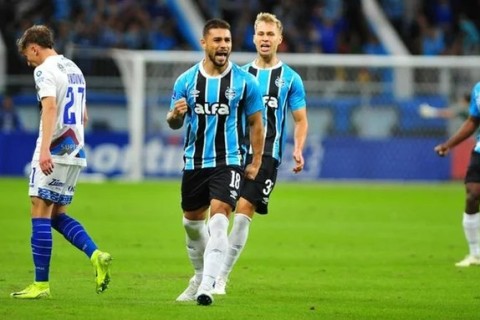 Grêmio avança em renovação de contrato com João Pedro