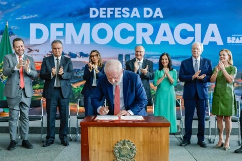 Entenda o que pode acontecer com projeto da dosimetria após veto de Lula