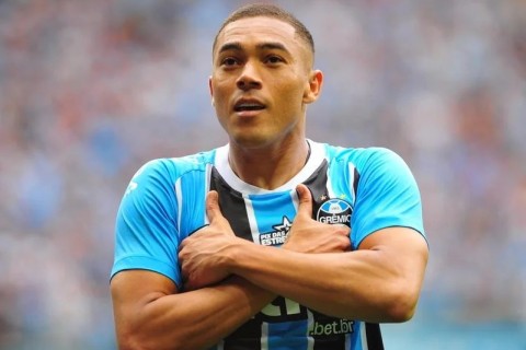 Carlos Vinícius: o primeiro hat-trick no Grêmio desde o do “Pistoleiro”