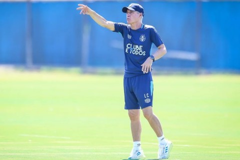 Luís Castro: dois meses de convicção do Grêmio e reestruturação do vestiário