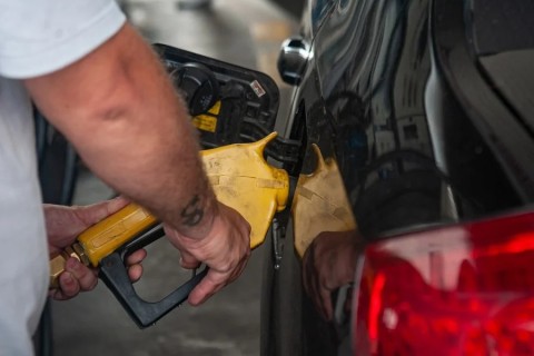 Mais de 140 municípios gaúchos relatam problemas no abastecimento de diesel, diz Famurs