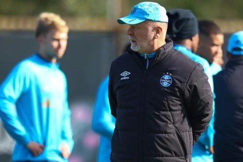 Mano Menezes prepara equipe do Grêmio para a Recopa Gaúcha