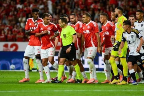 Inter viajará pressionado para o jogo na Bahia