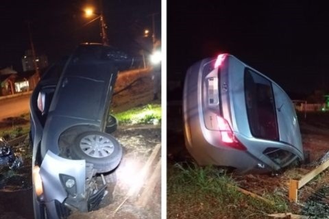 Veículo sai da pista e tomba no Bairro Languiru, em Teutônia