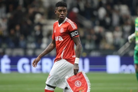 Venda de Vitão ao Flamengo ajuda Inter a cumprir meta de receitas, mas dívidas seguem no radar