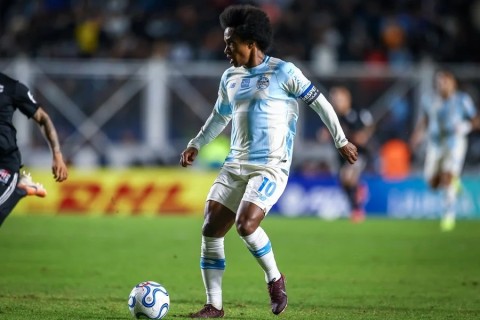 Willian nega a intenção de deixar o Grêmio