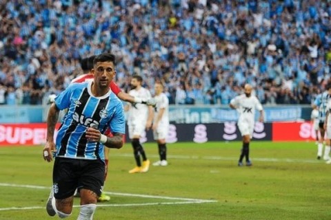 Grêmio vence o Santos e deixa a zona do rebaixamento