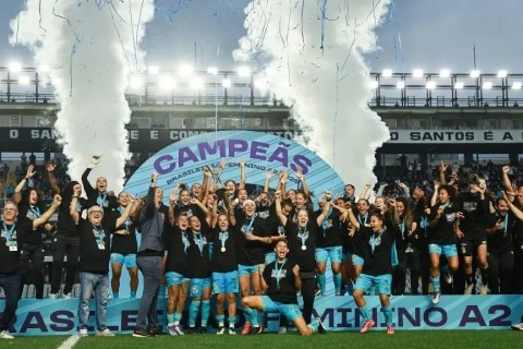 Atleta de Encantado comemora título e retorno à elite com o Santos