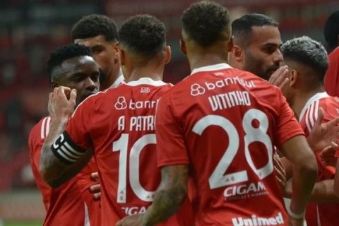 Inter bate o Fortaleza em casa por 2 a 1 e respira no Brasileirão
