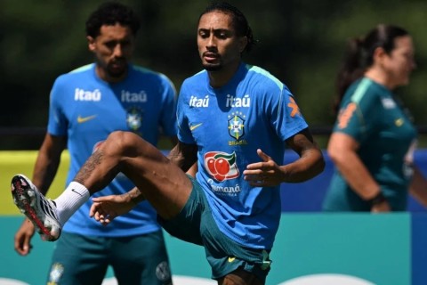 Brasil ainda treina sem Paquetá mas tem de volta Raphinha na preparação para encarar a Noruega