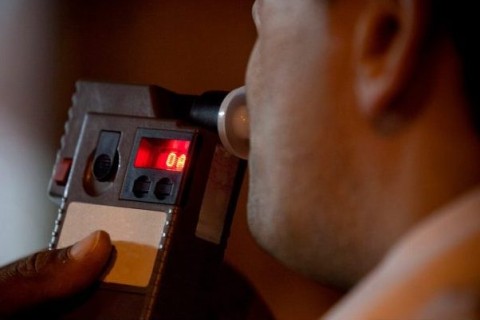 Motorista recebe voz de prisão após bafômetro indicar presença de álcool enquanto dirigia em Teutônia