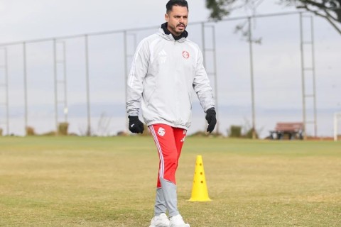 Inter promove mudanças na comissão técnica e busca reposições para retomada da temporada