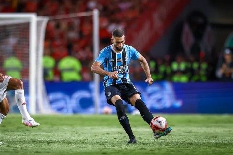 Grêmio descarta negociação para emprestar zagueiro ao Vitória