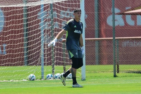 Inter e Vasco protagonizam duelo direto e tenso em São Januário
