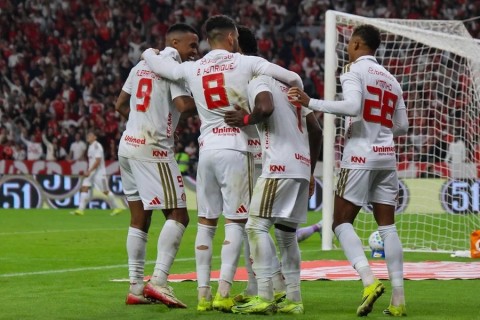 Pezzolano exalta atuação do Inter e vê equipe próxima do ideal após goleada no Beira-Rio