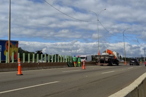 ViaSul reinstala telas antiofuscantes na ponte do Taquari