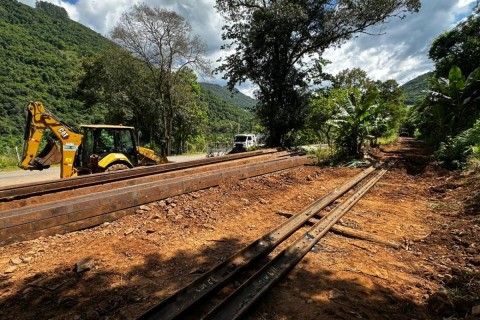 Santa Tereza mobiliza órgãos e suspende remoção de trilhos na ferrovia