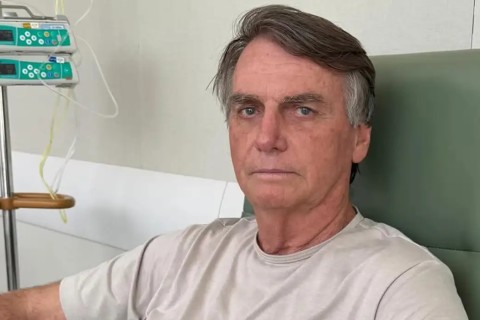 Jair Bolsonaro tem alta após três semanas internado em Brasília