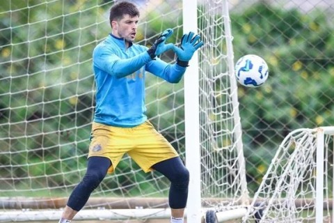 Tiago Volpi segue como desfalque nos próximos jogos do Grêmio