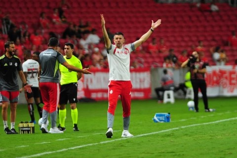 Pezzolano admite ‘ano duro’ e vê empate como castigo ao Inter