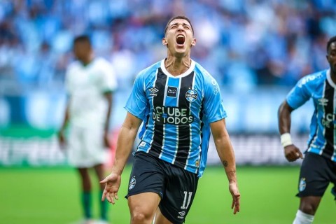Monsalve comemora gol em retorno, mas lamenta empate do Grêmio contra o Juventude