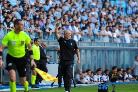 Mano valoriza vitória em virtude do momento atravessado pelo Grêmio