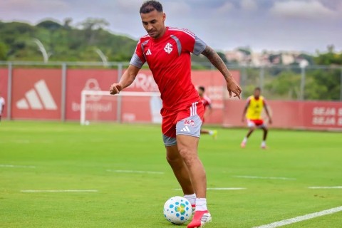 Após frustração no Gauchão, Inter encara o Atlético-MG por reação na temporada