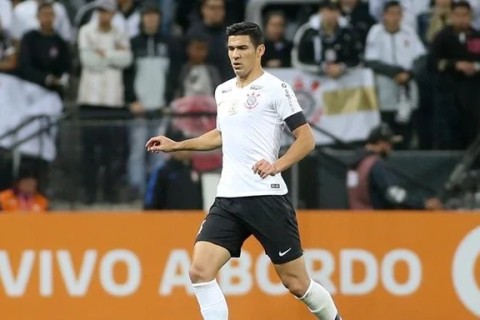 Zagueiro Balbuena desembarca em Porto Alegre para assinar com o Grêmio