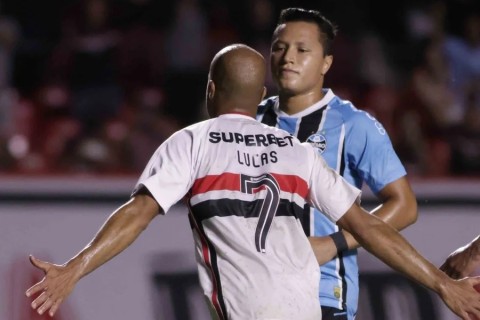 Grêmio é dominado e perde para o São Paulo no Brasileirão