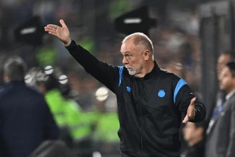 Mano vê “resultado reversível” e não se assusta com derrota do Grêmio por 2 a 0