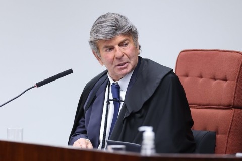 Fux vota para absolver Bolsonaro de todos os crimes pelos quais o ex-presidente é acusado no Supremo