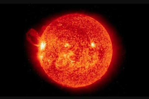 Tempestade solar deve atingir a Terra após sequência de megaerupções no Sol