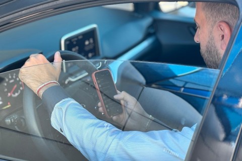 Brigada Militar e Guarda Municipal já aplicaram 346 multas em motoristas usando celular ao volante neste ano, em Lajeado