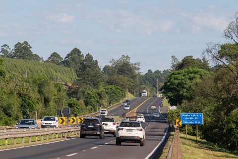 Fluxo na BR-386 deve superar 160 mil veículos durante Corpus Christi
