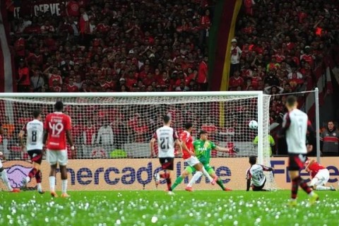 Inter perde outra vez para o Flamengo e está fora da Libertadores