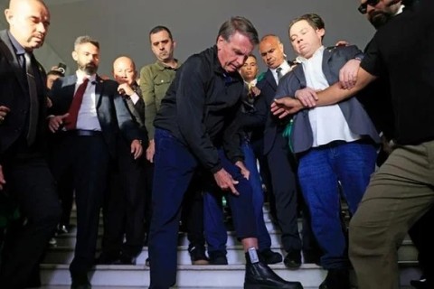 Bolsonaro pede a Moraes autorização para realizar exames médicos