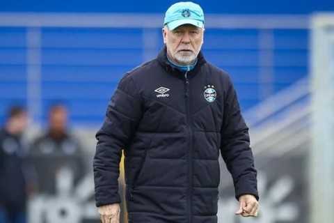Acuado no Grêmio, Mano deve apostar em antiga cartada