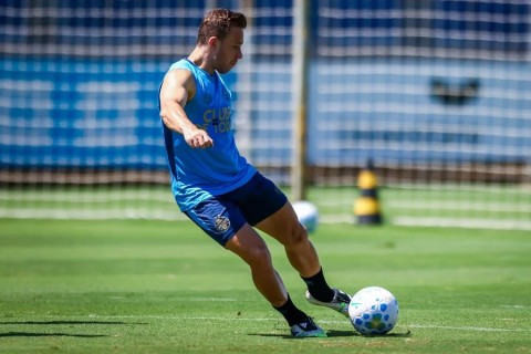 Grêmio: direção se movimenta para antecipar quatro renovações